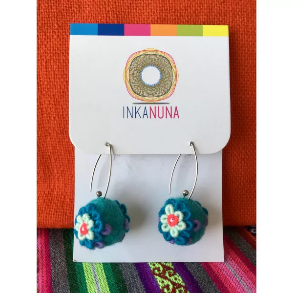 Aretes Pompom Bordado Celeste 1