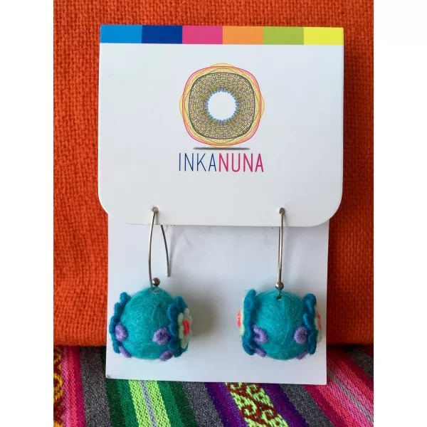 Aretes Pompom Bordado Celeste 2